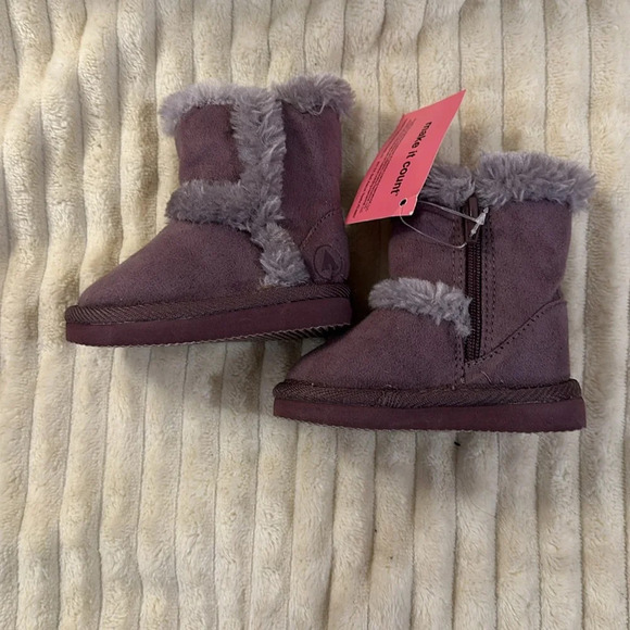 Airwalk Myra - NWT - Toddler Girls winter suede boots. Size 2 - Picture 4 of 6